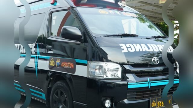 Mobil Ambulance Gratis Polres Gresik Siaga 24 jam, Cukup Hubungi Cak Roma 081188002006
