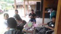 Babinsa Koramil 0829-18 Kokop Jalin Silaturahmi Lewat Anjangsana di Desa Banda Soleh