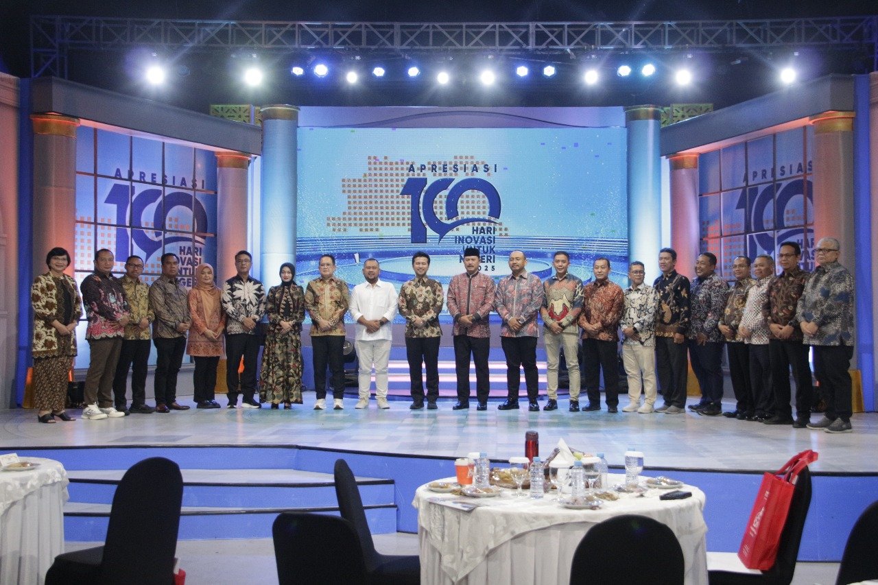 Bupati Gresik Raih Penghargaan Kepala Daerah Inovatif 