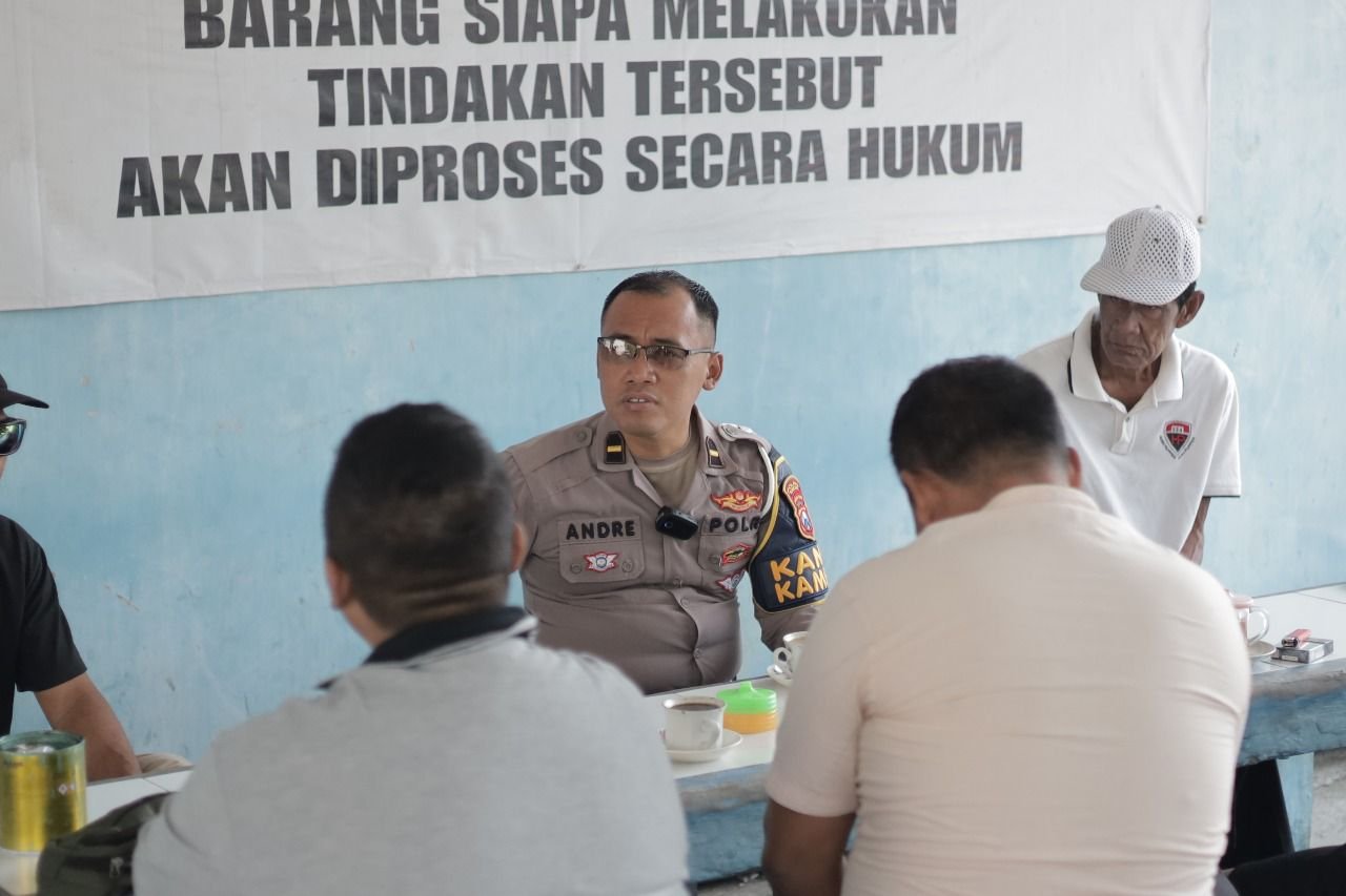 Satlantas Polres Gresik Edukasi Tertib Berlalu Lintas di Kawasan Pelabuhan